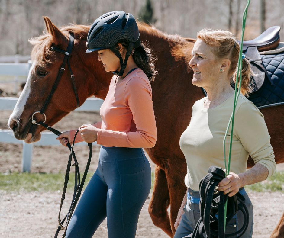 CLOTHING &amp; WEARABLES